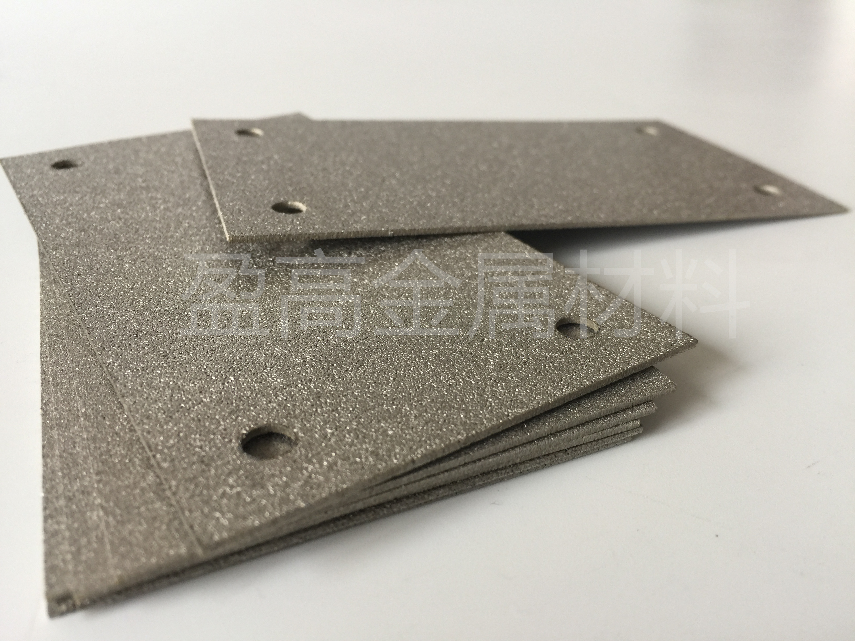 打孔定制金属粉末烧结板 过滤器微米级金属膜滤芯图片
