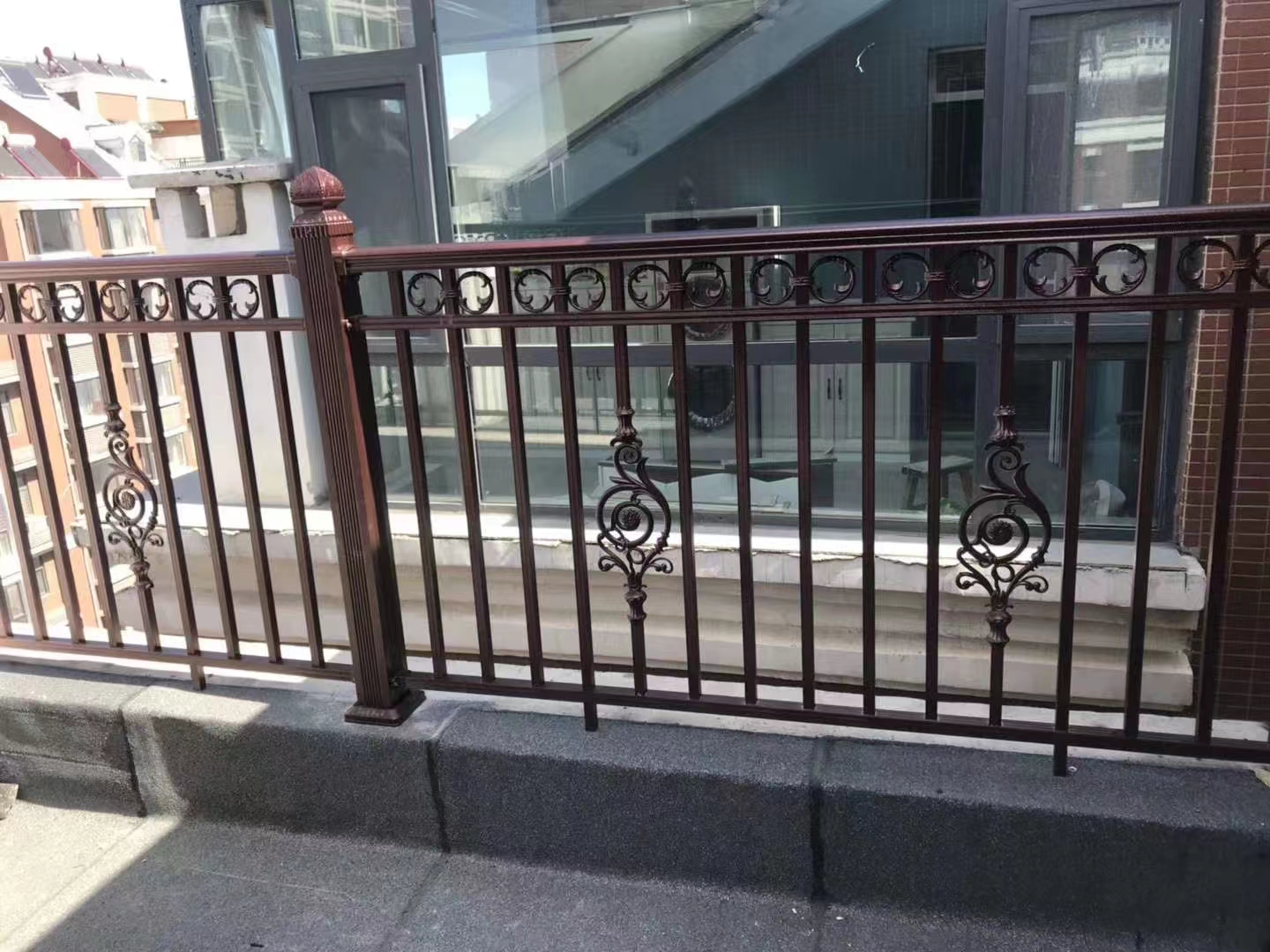 乾玺定制铝艺阳台护栏别墅阳台围墙防护栏 小区雕花围栏杆