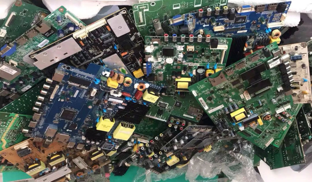 成都上门回收废旧电子元件图片