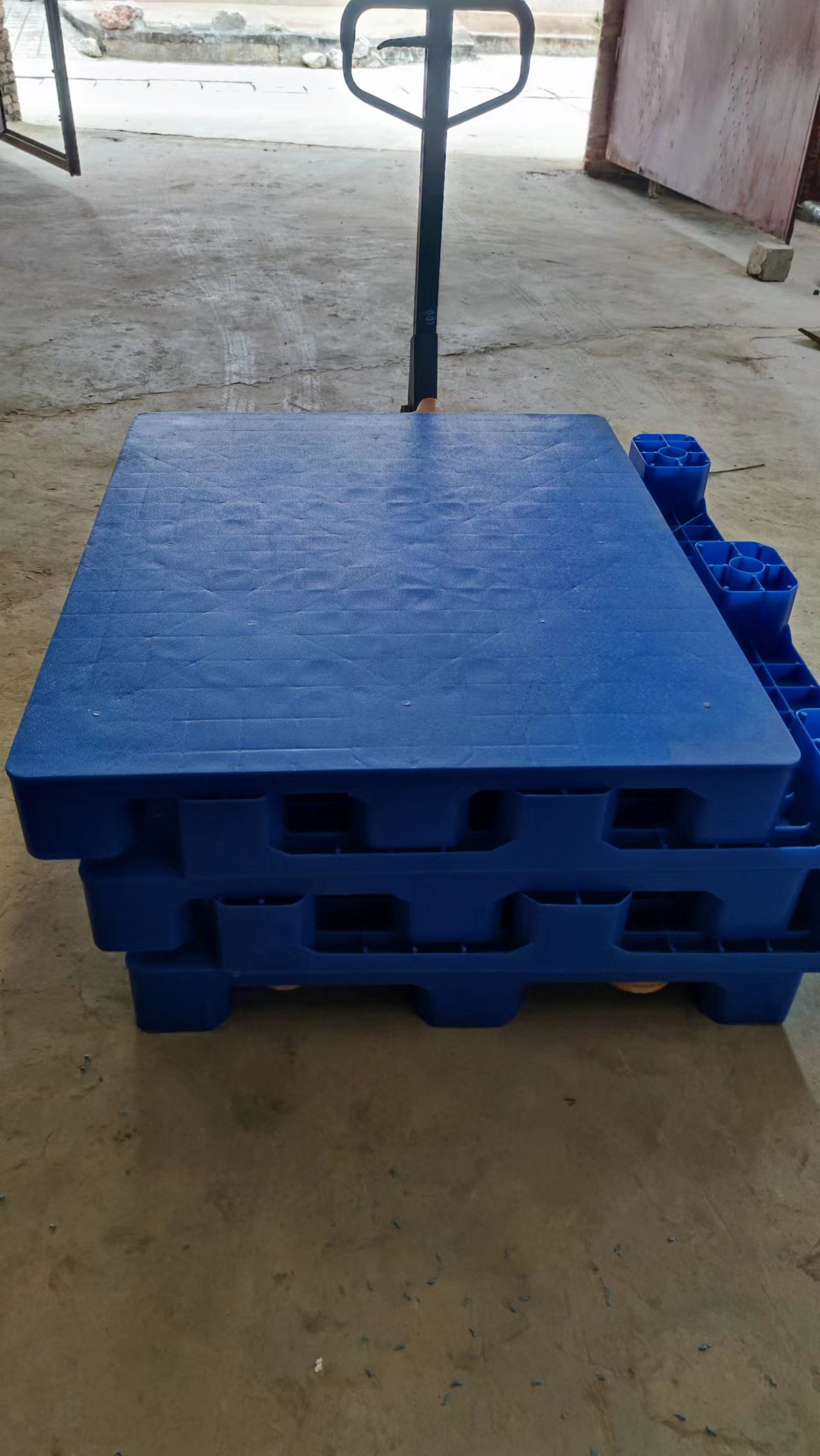 云南丽江塑料托盘卡板地台板栈板托盘垃圾桶