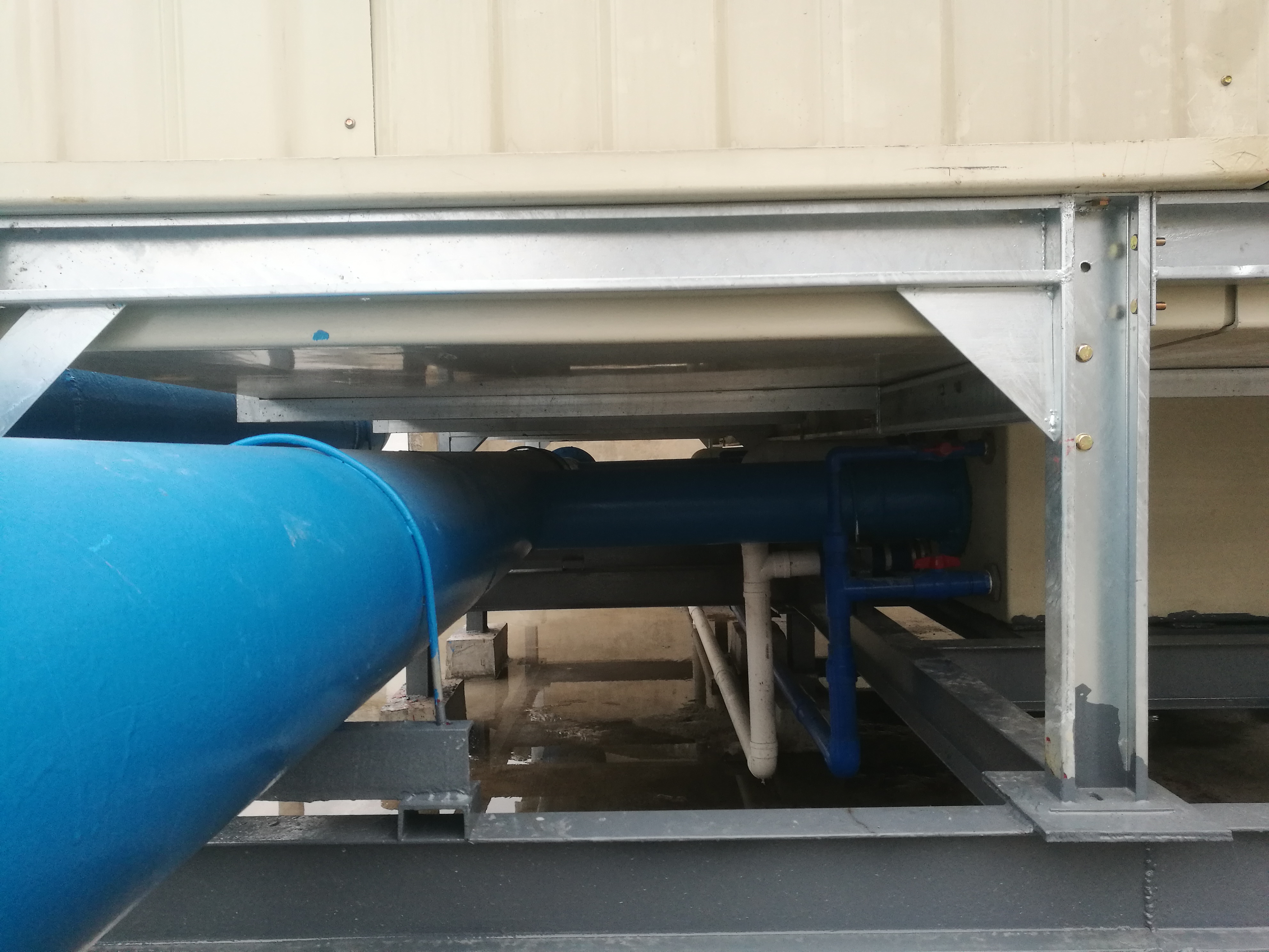 广州工厂空调风柜移位  冷冻冷却空调水管改造  废旧水管换新