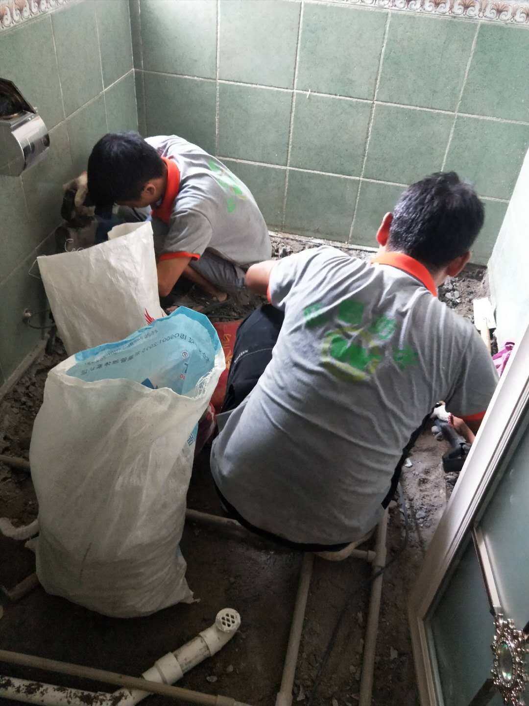 惠州卫生间防水补漏公司不砸瓷砖防水补漏技术图片