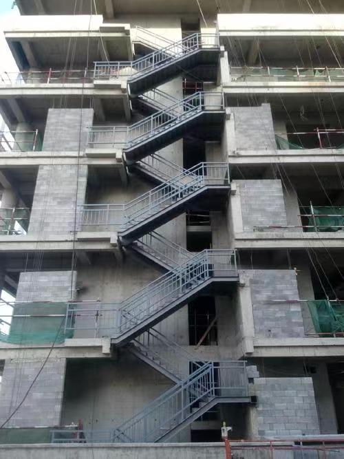 钢结构消防楼梯厂家报价 钢结构消防楼梯多少钱