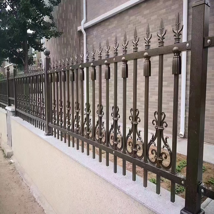 工厂围墙防护栏适用学校隔离栏庭院栅栏别墅锌钢围墙护栏 锌钢围栏