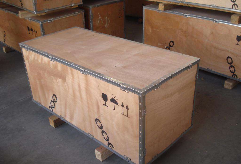云浮供应钢带木箱价格  按需要定制物流航空运输包装钢边箱