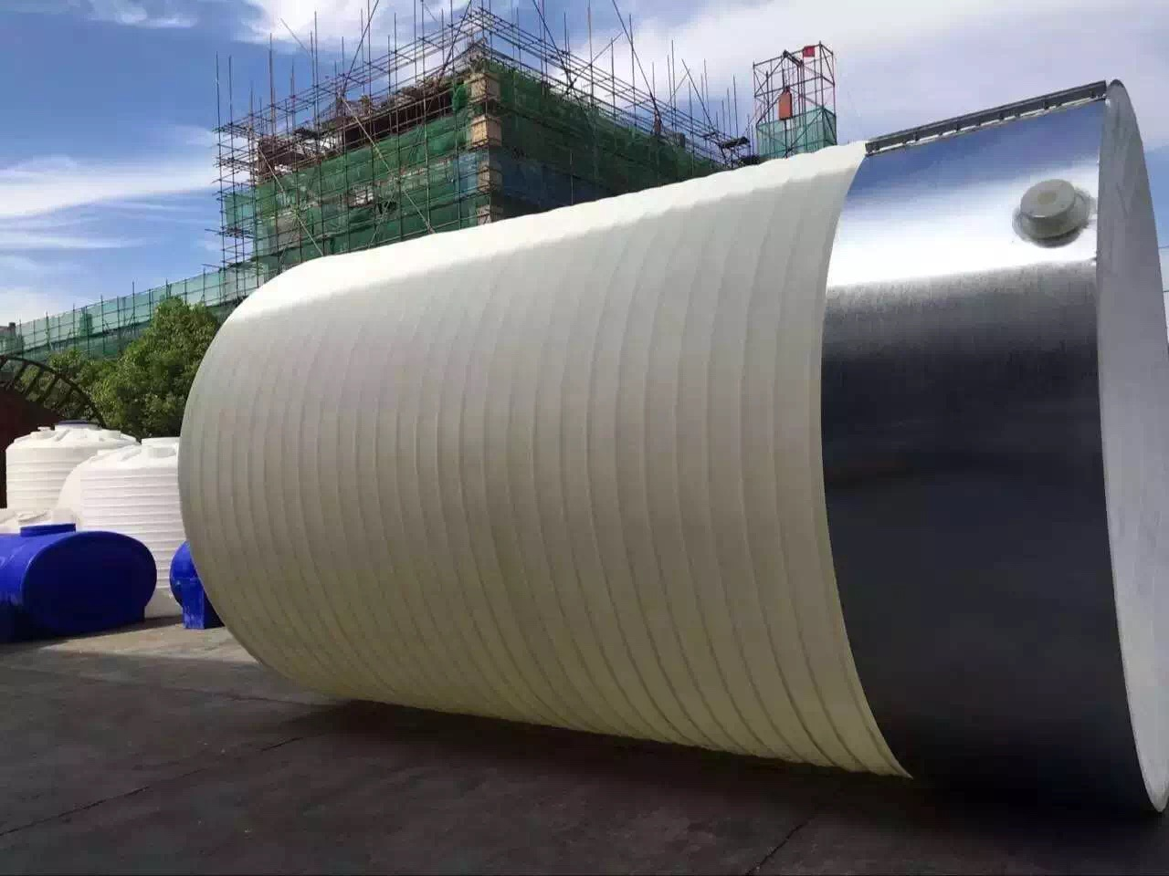 江西供应50立方石英砂酸洗大型储酸罐PE耐酸碱防腐蚀一体成型塑料桶储槽