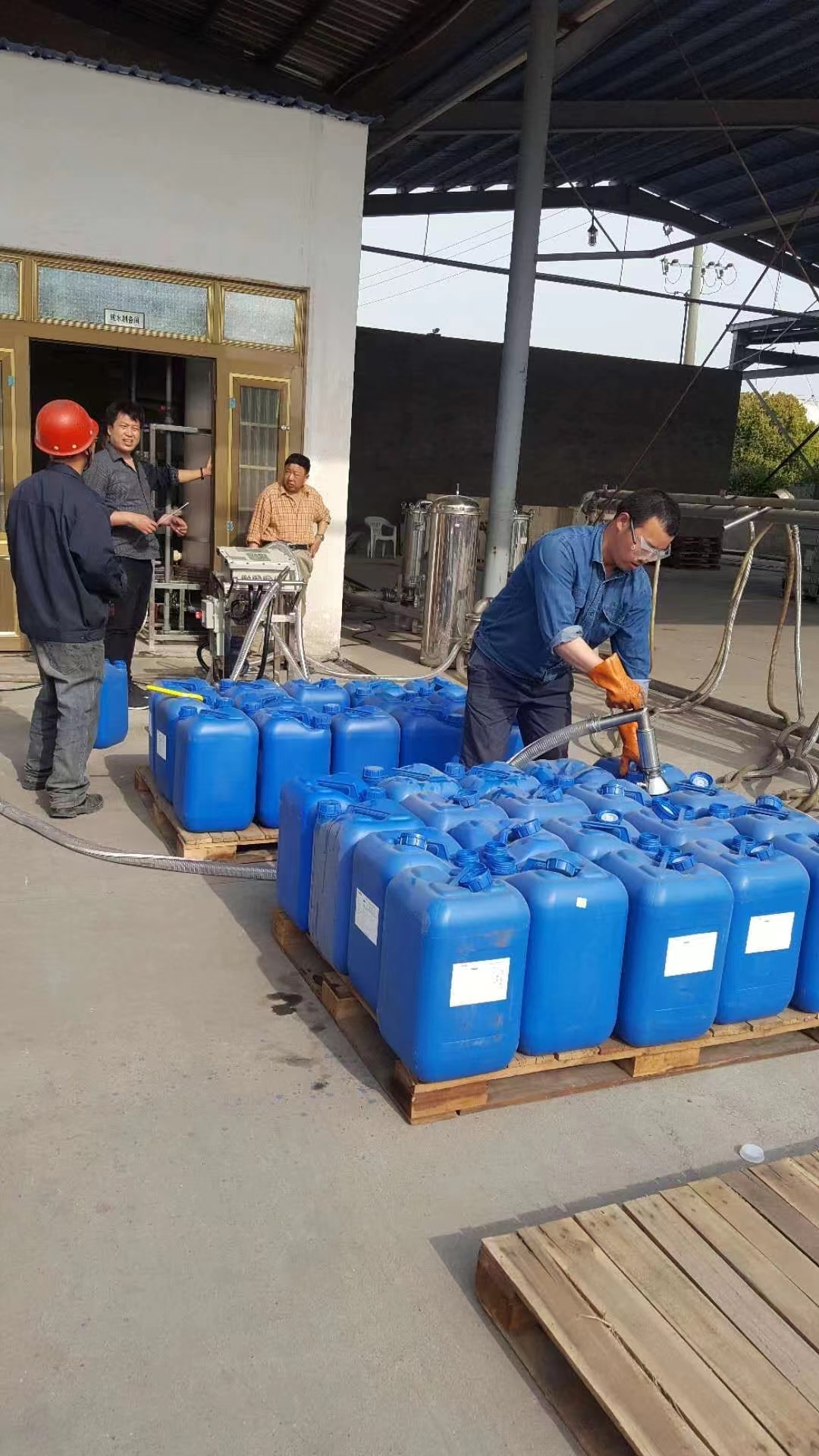 移动式液体定量灌装200公斤大桶设备