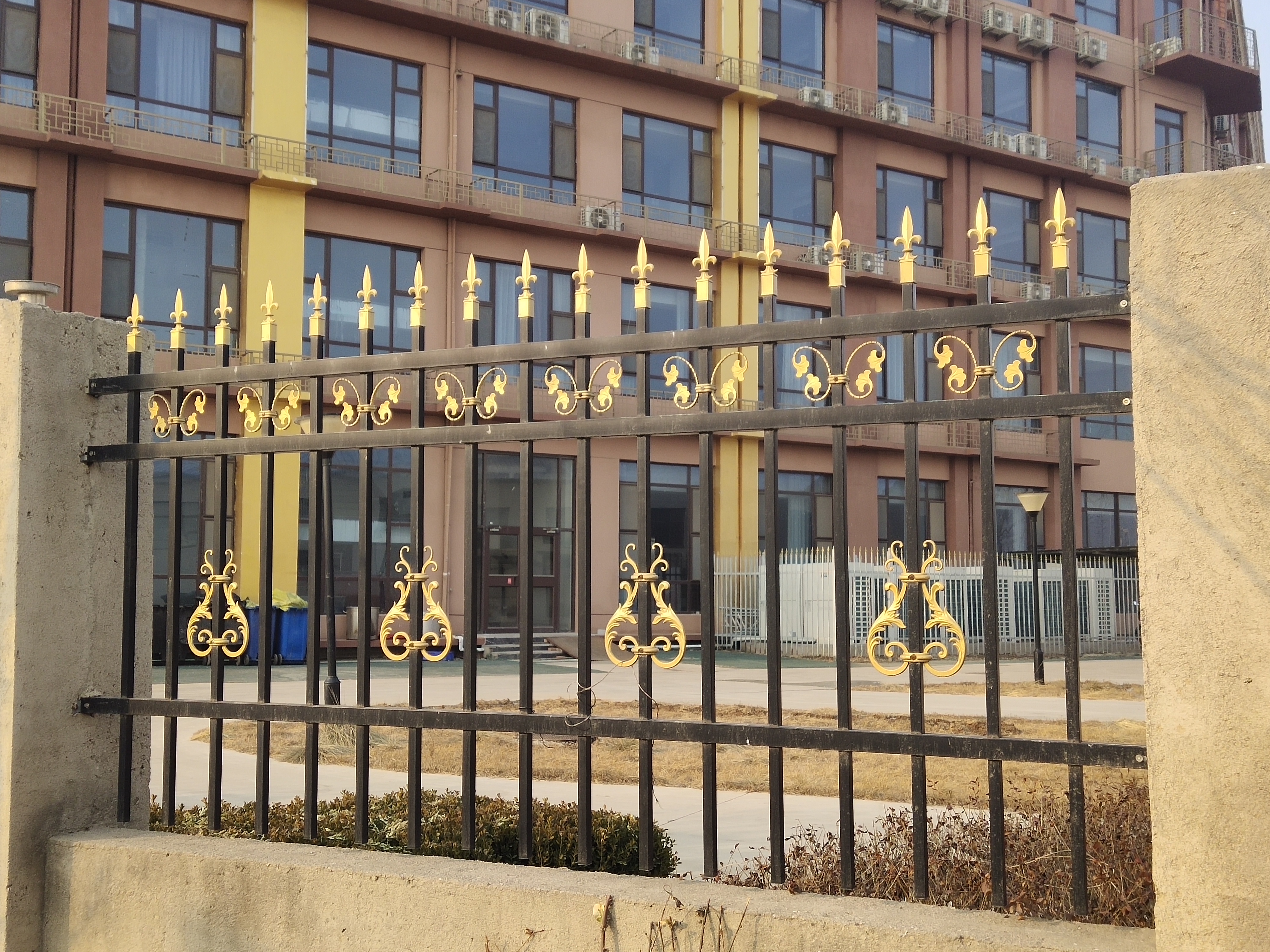 庭院栏杆幼儿园厂区公园学校防护栏围栏栅栏铁艺锌钢护栏隔离栏铁艺护栏