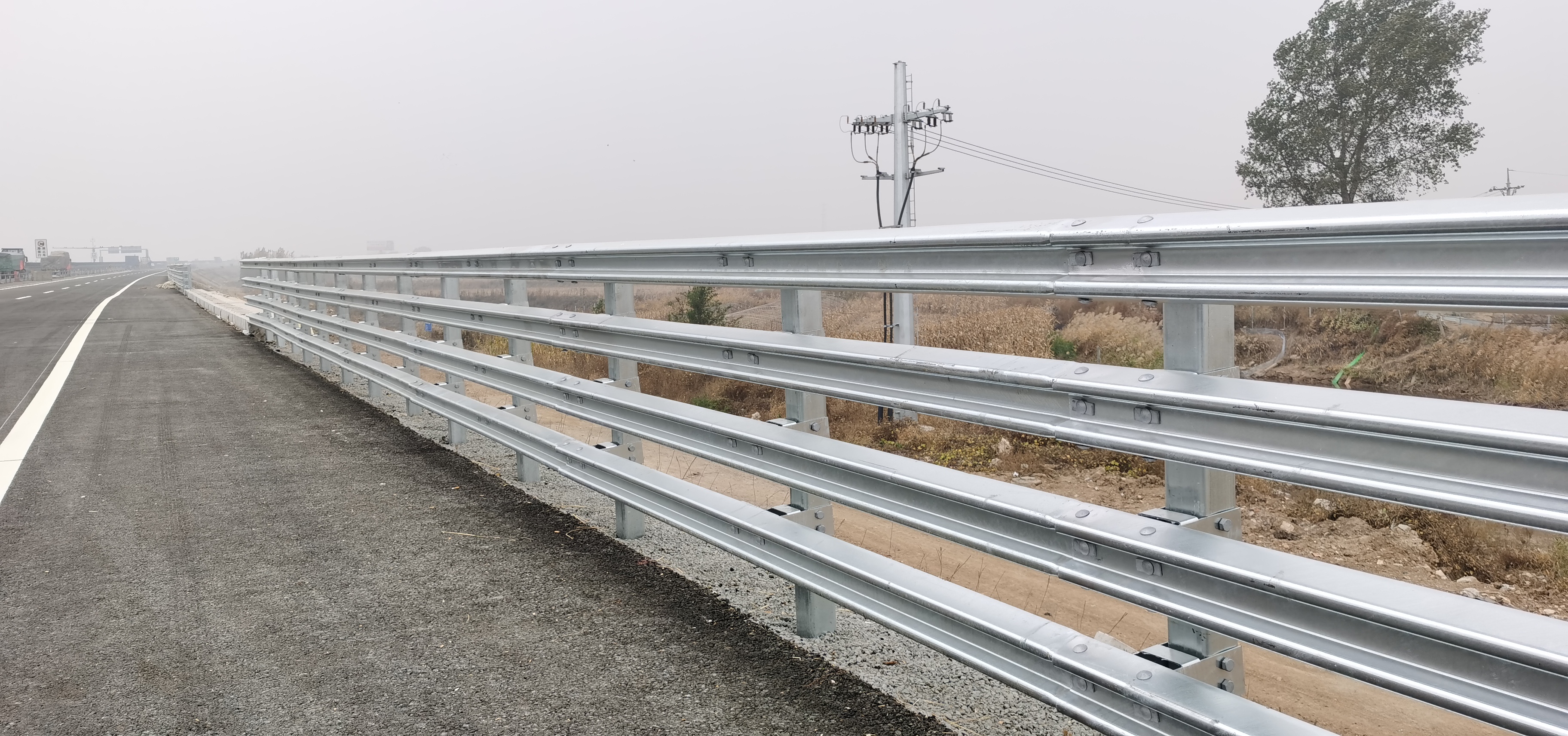 四川高速公路护栏安装 单面梁钢防撞栏 规格齐全 北方交通设施