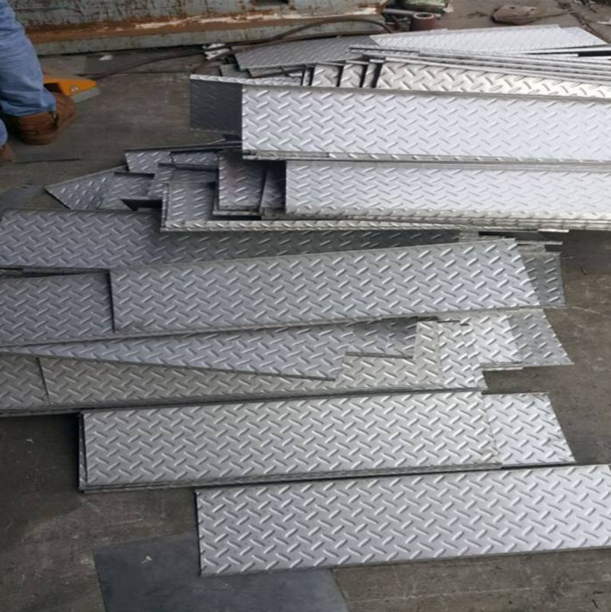 304不锈钢板激光切割加工 316白钢板材 厚板切圆折弯异形