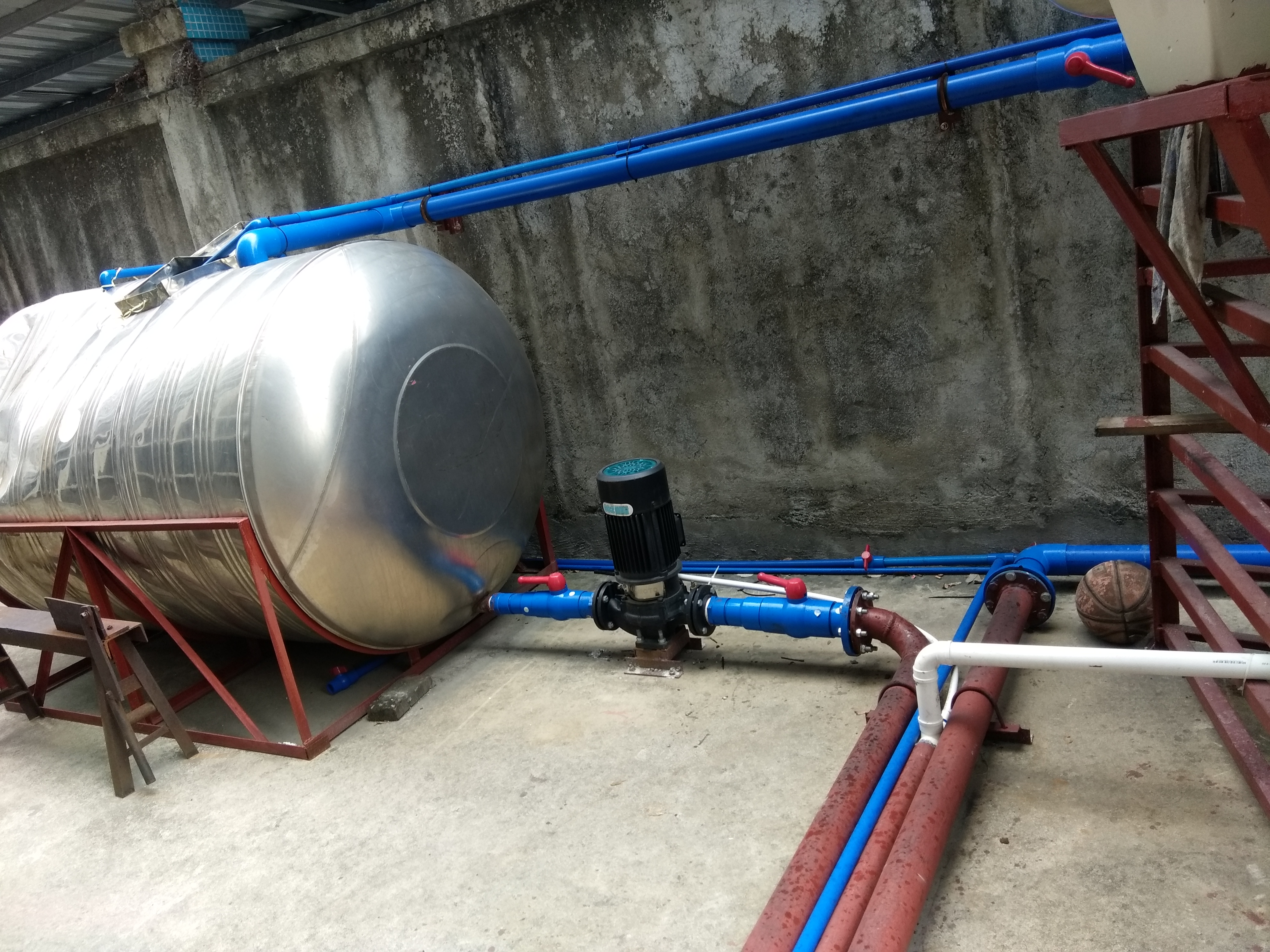 80吨注塑机冷却塔厂价销售 圆形冷却塔U-PVC水管安装 免费上门管路规划