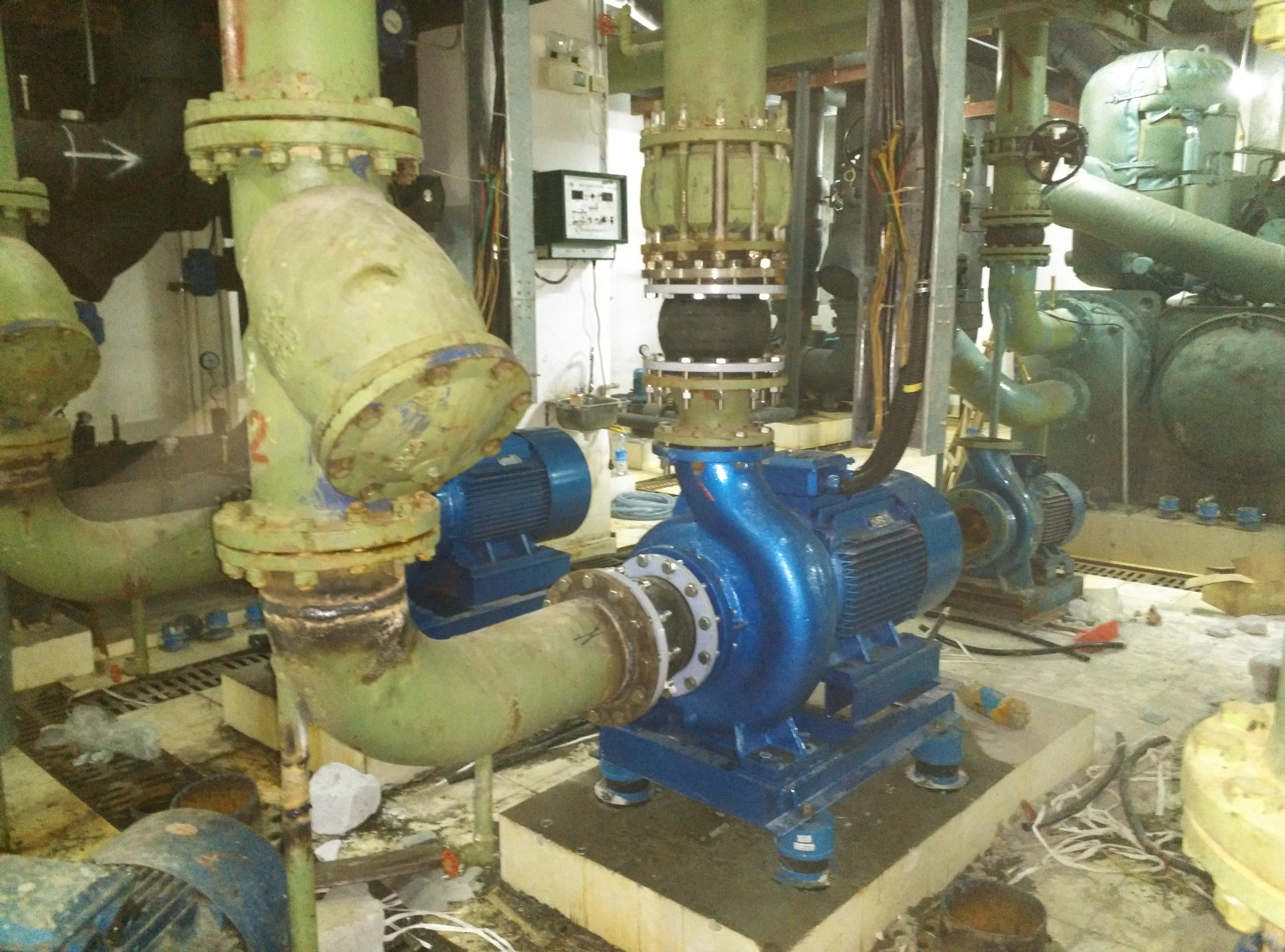 中央空调冷却泵厂价销售 冷却塔循环水泵扬程计算选型 更换冷却泵图片