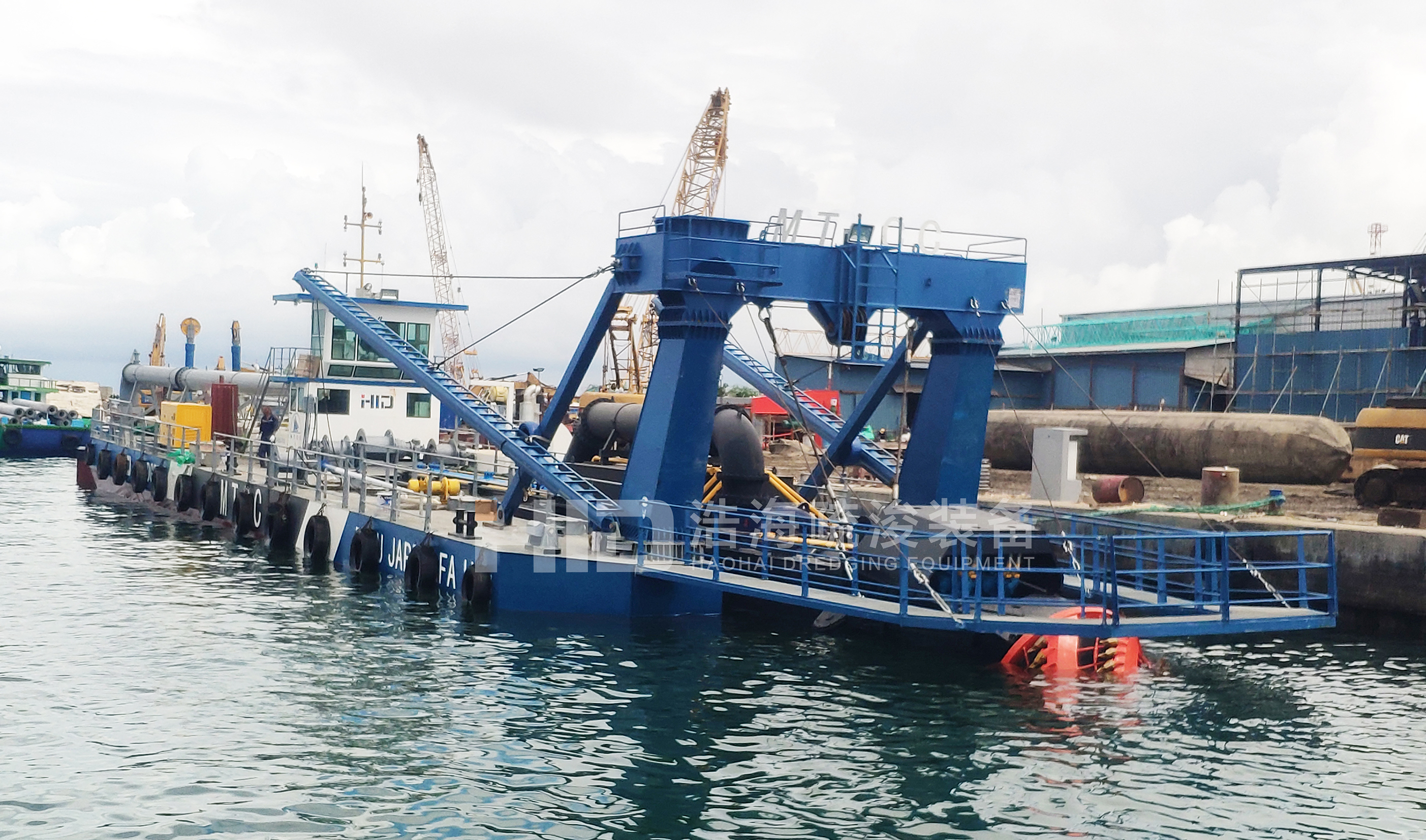 7000m³双泵绞吸式挖泥船         航道疏浚船      近海吹填船批发