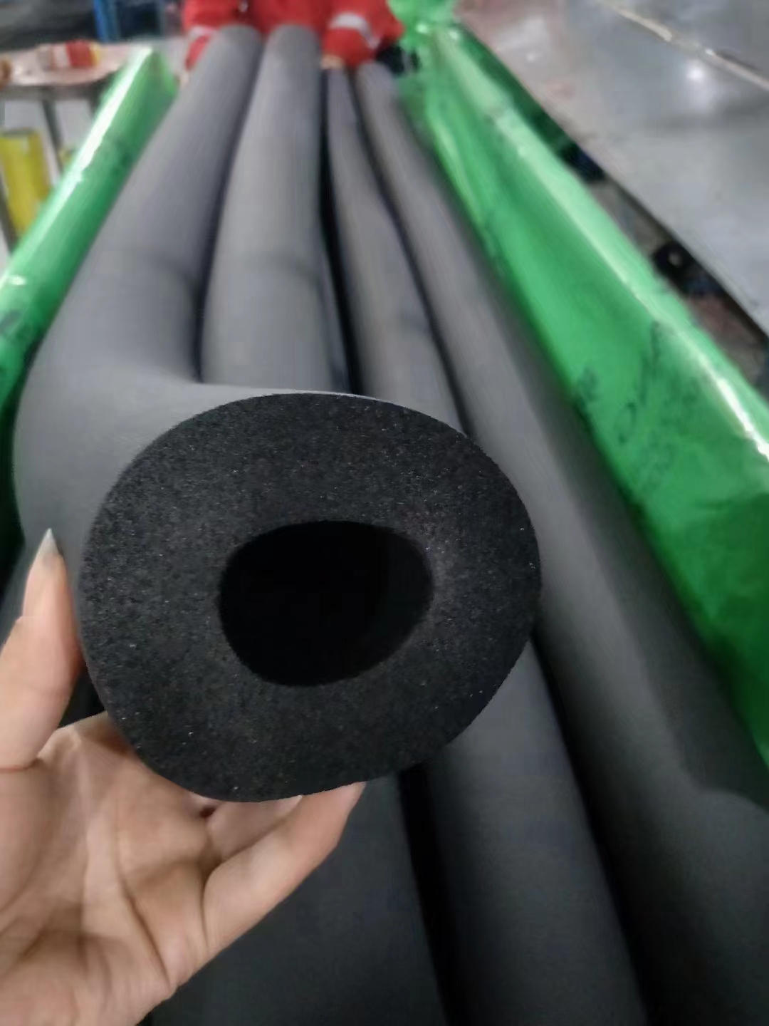 湖南橡塑板  ｂ１橡塑板厂家 吸音降噪铝箔橡塑板　管道保温橡塑管图片