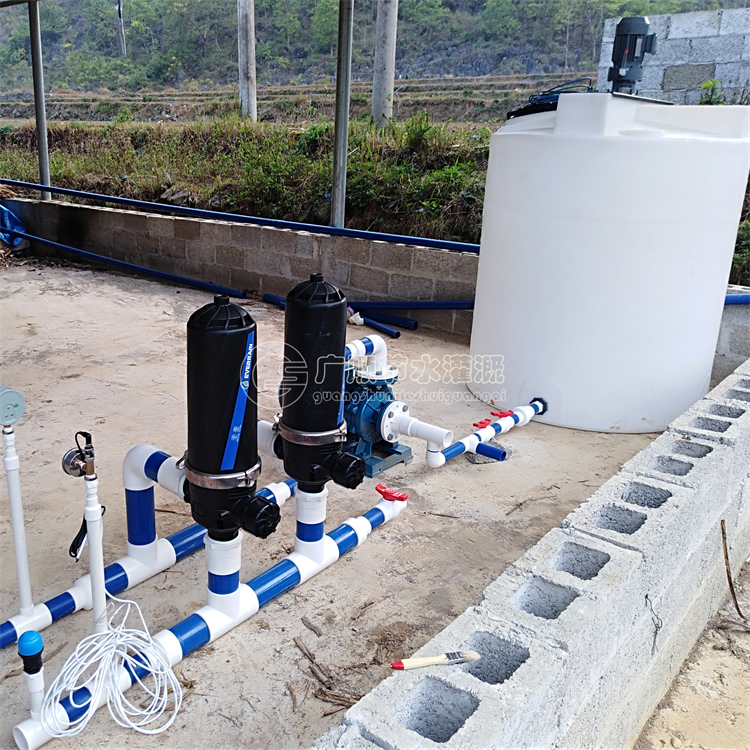 滴灌配套双过滤器安装中 广西乡村振兴项目农业灌溉设施