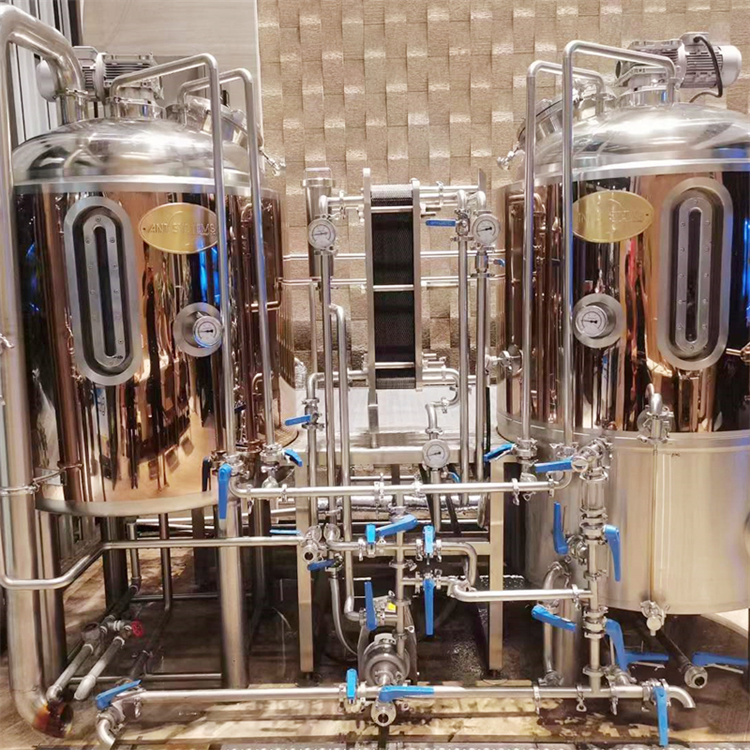 山东精酿啤酒设备厂家，批发， 报价 正麦 300L两锅三器 紫铜电镀外表 自产自销自酿啤酒设备