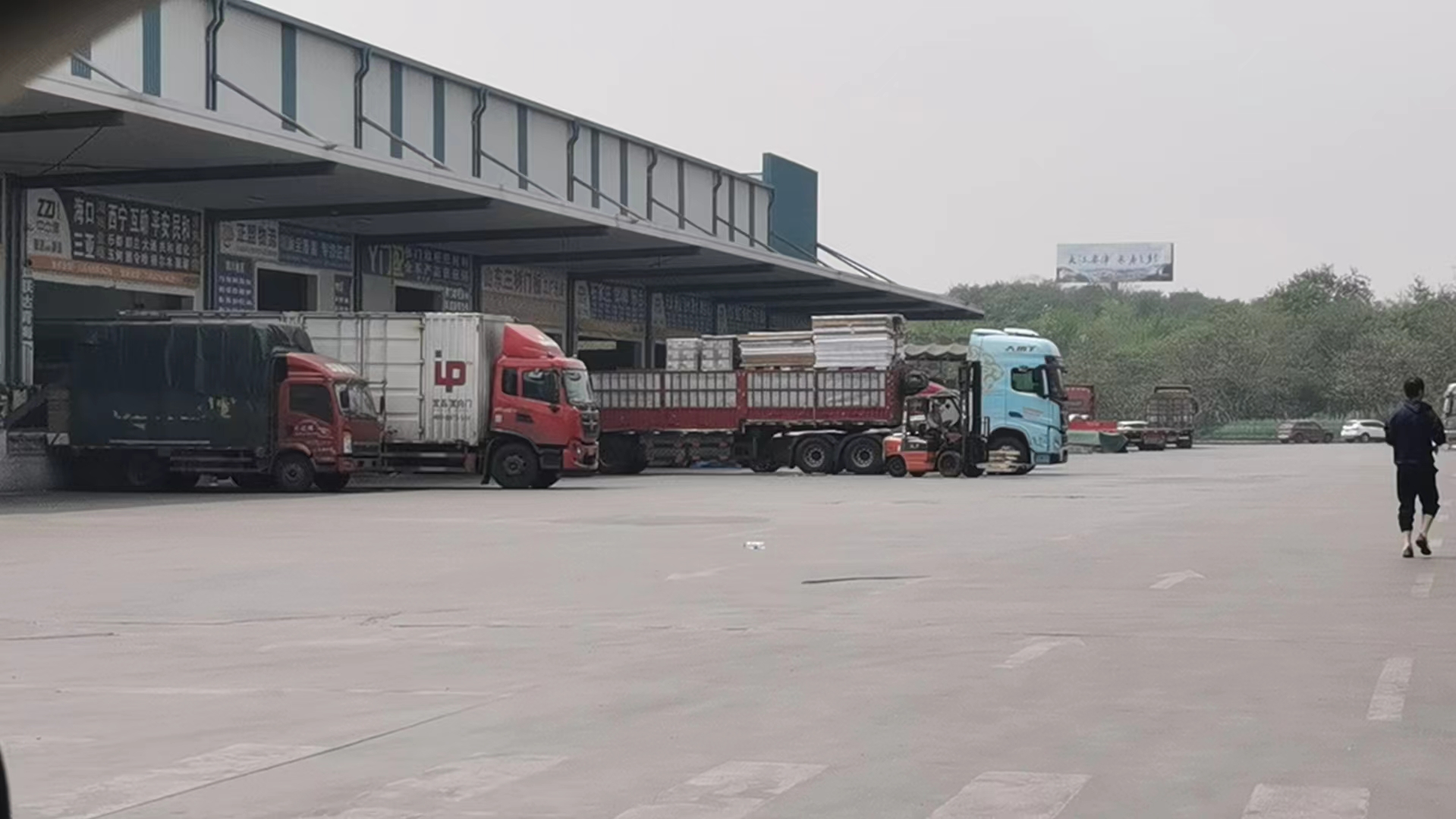 重庆至长沙、常德、怀化整车运输 零担物流 大型设备货运全国各地报价  重庆到湖南陆运专线