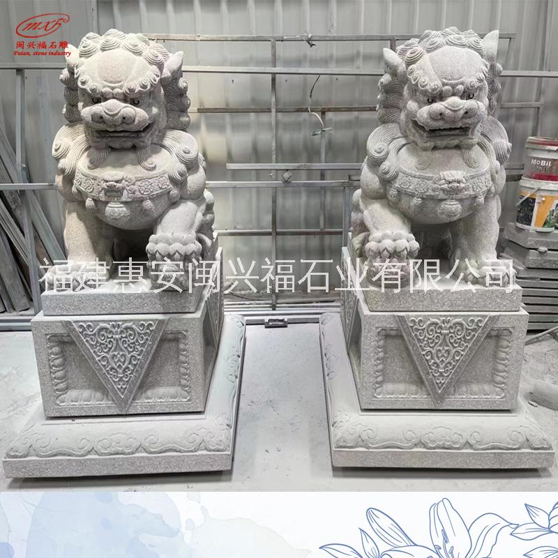 惠安厂家芝麻白石狮子雕刻石雕北京狮酒店祠堂门口摆件批发