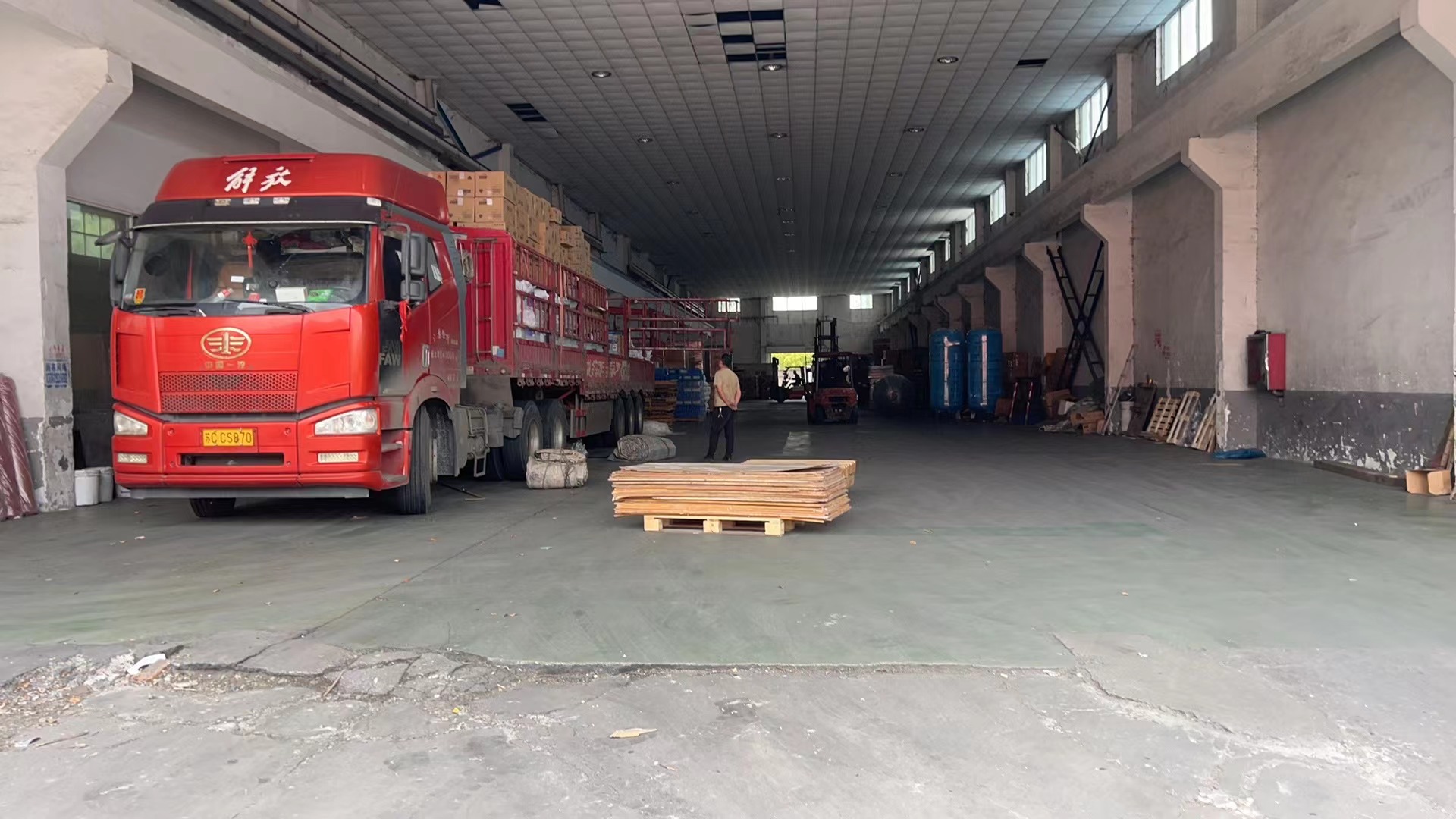无锡至吐鲁番超大设备专线 轿车托运 集装箱运输  整车零担货运全国各地  无锡到吐鲁番长途物流公司