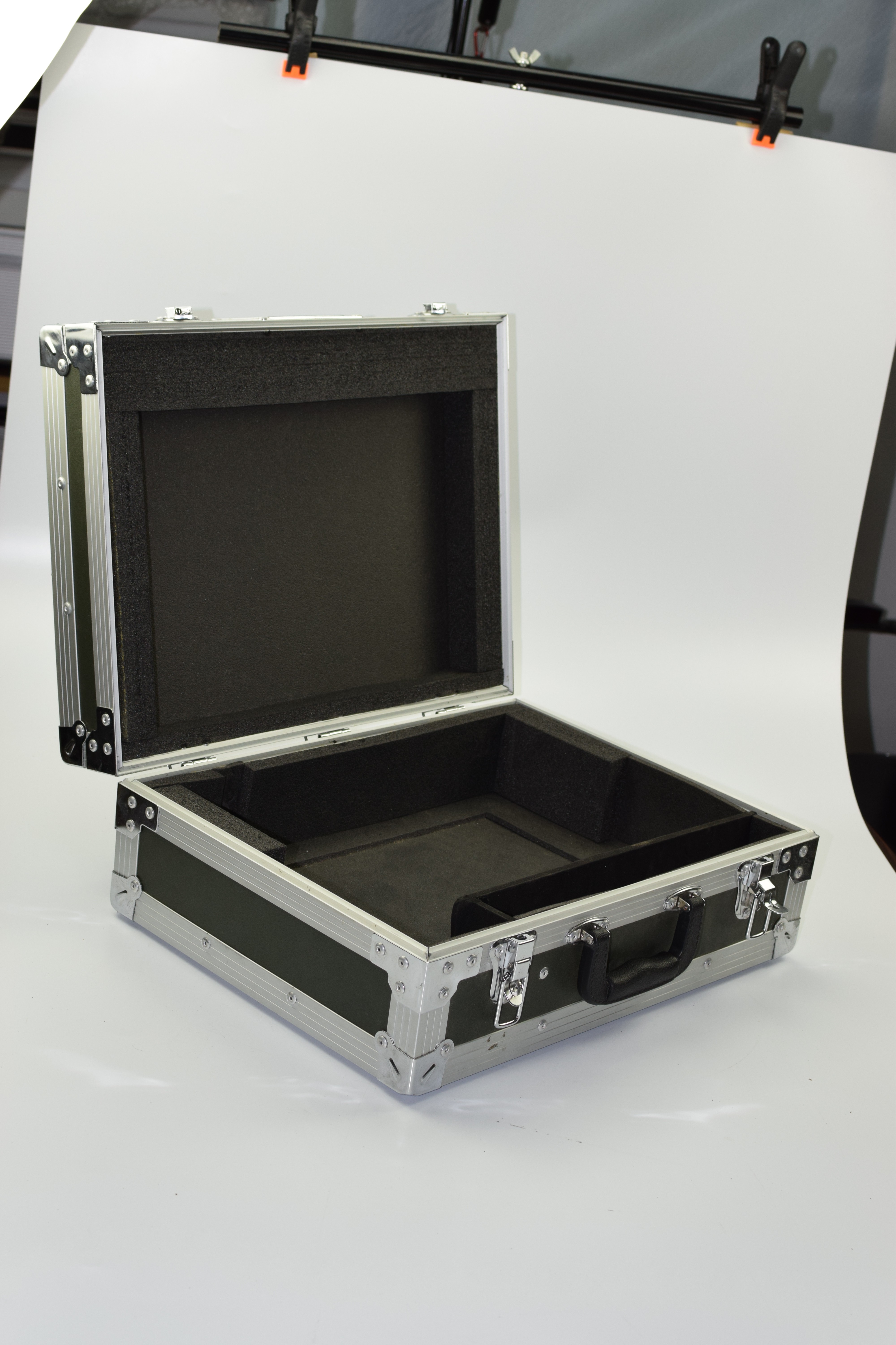 长期供应 航空箱 仪器箱 手提式铝合金工具箱 仪器设备箱图片