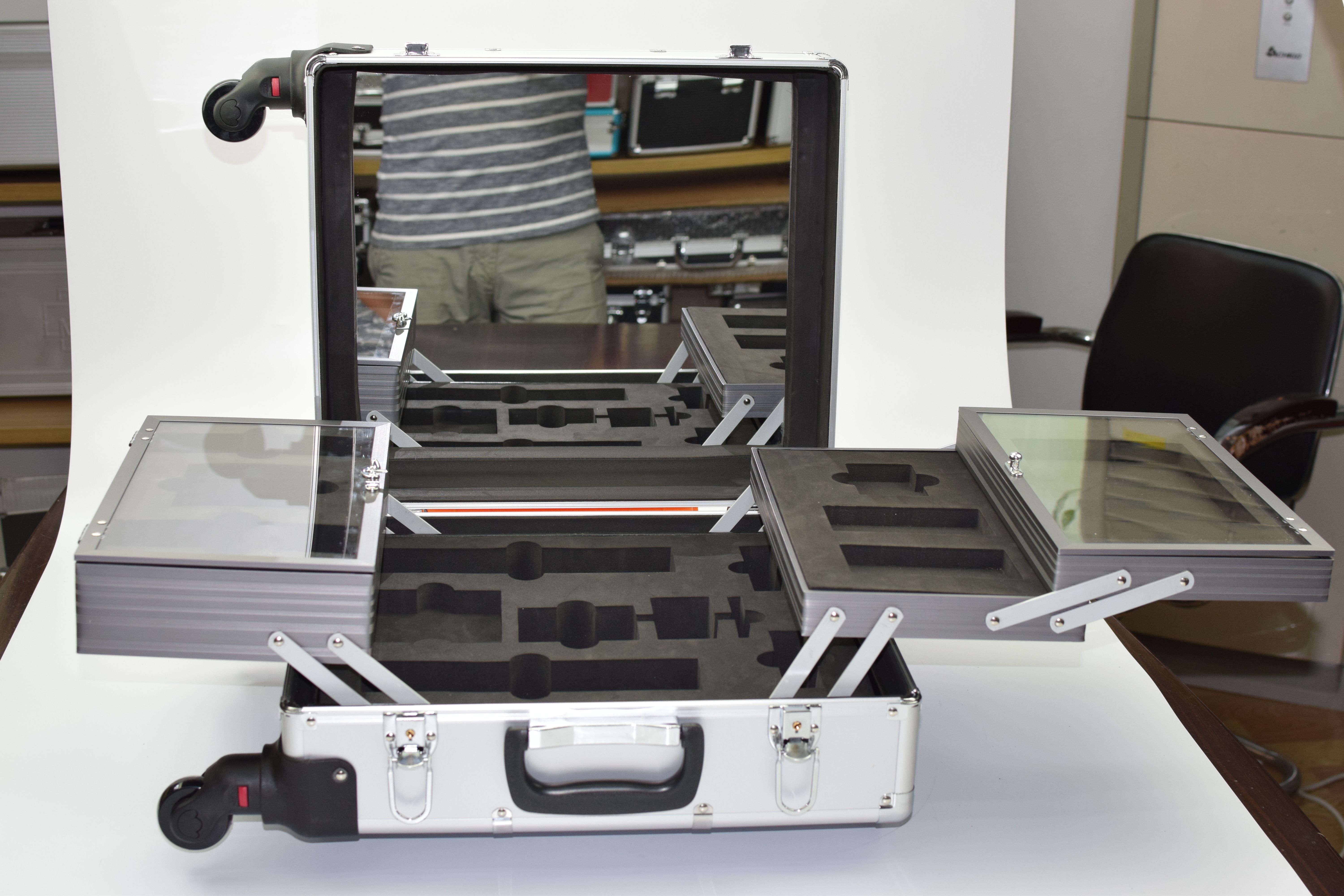 厂家生产 铝合金航空箱 五金工具箱 尺寸内部EVA拉杆箱