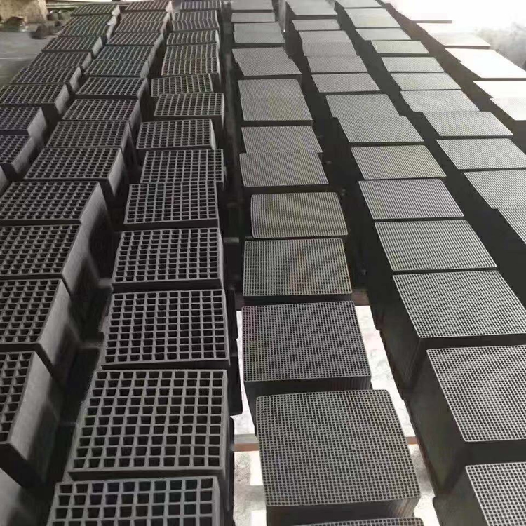 天津防水蜂窝活性炭批发价 蜂窝状耐水活性炭 气体净化用蜂窝活性炭