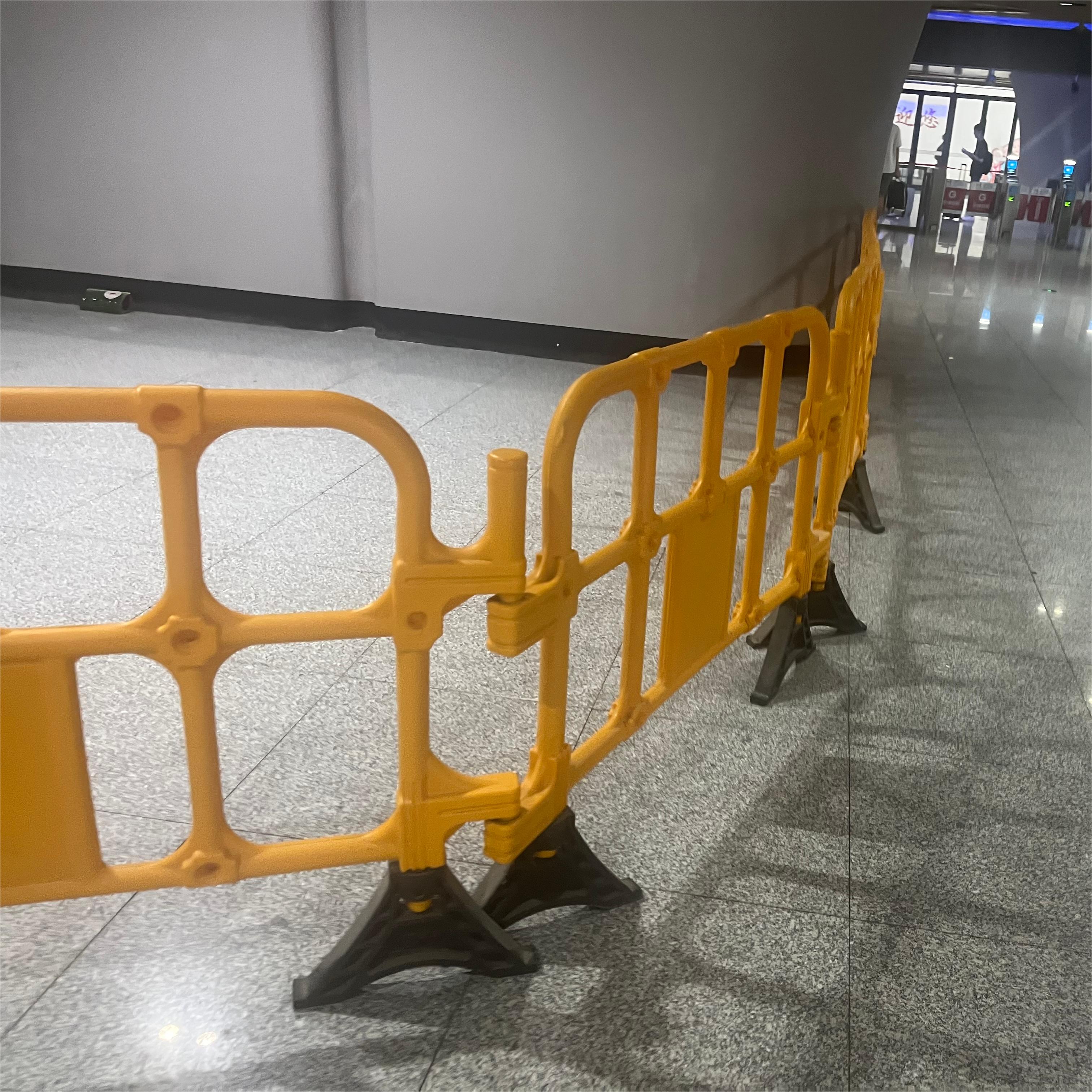 深圳驰路塑料安全护栏哪家好-电话-价格
