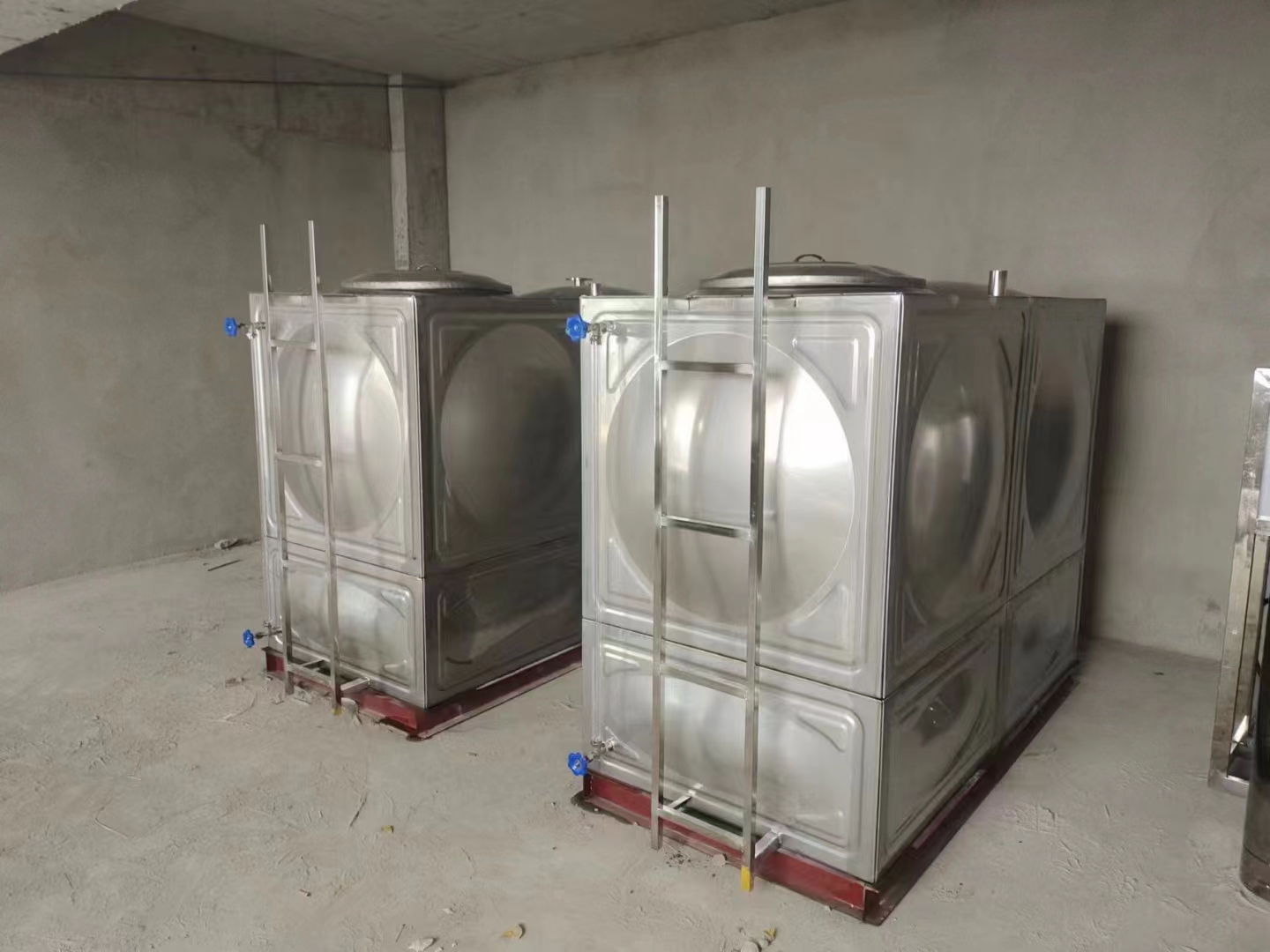 河北玻璃钢水箱-玻璃钢水箱容器2024新型-便宜报价多少钱图片